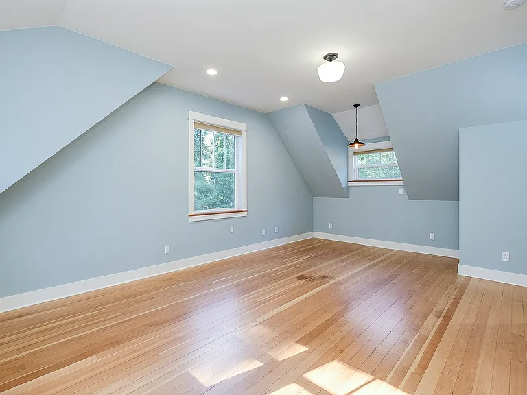 8013 NE Bucklin Hill Rd — Photo 21