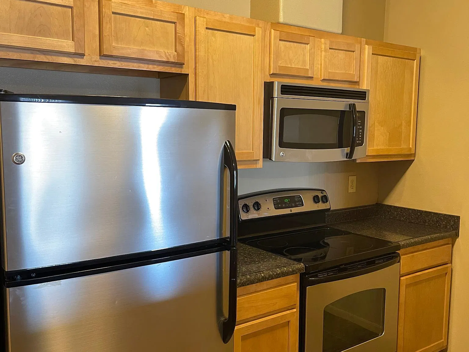3 bed, 1108 sqft, $2,254 — Photo 4