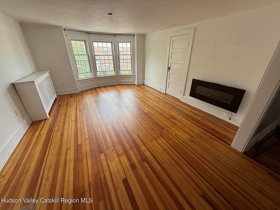 1st image of 502 Warren St