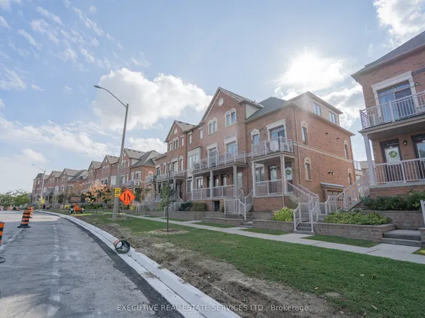 180 Howden Blvd #10, Brampton, ON L6S 0E6