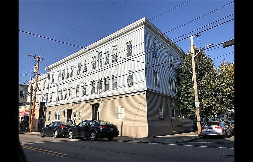 1st image of 137-141a Franklin St