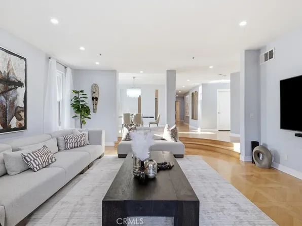 14271 Dickens St Unit 201, Sherman Oaks, CA 91423