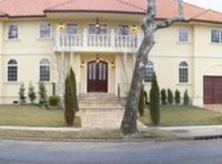 552 Green Pl, Woodmere, NY 11598