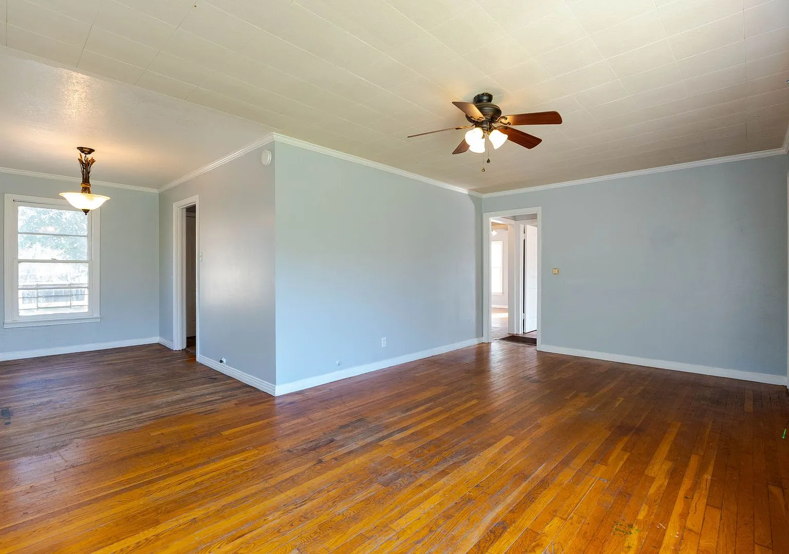 506 Powell St — Photo 3