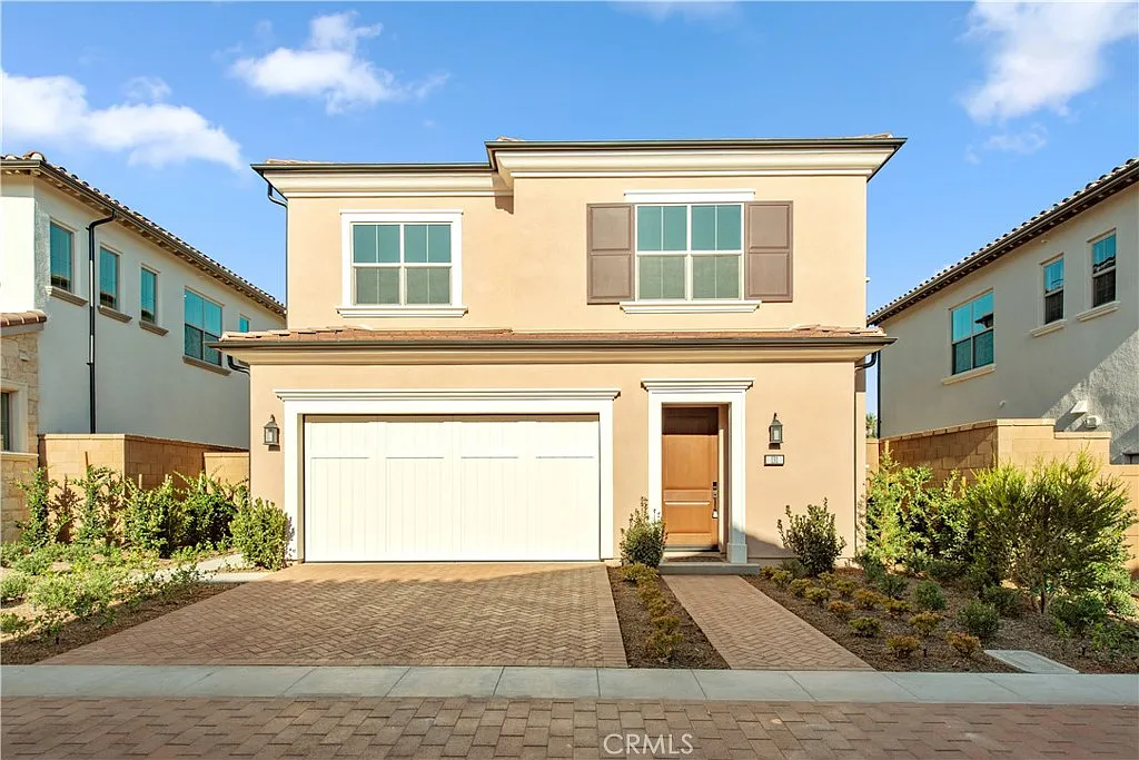 3 bed, 2.5 bath, 2133 sqft, $5,500 — Photo 1