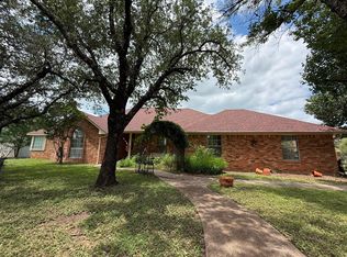 107 Ridge Ct, Glen Rose, TX 76043