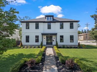 2614 Yorkshire Rd, Birmingham, MI 48009