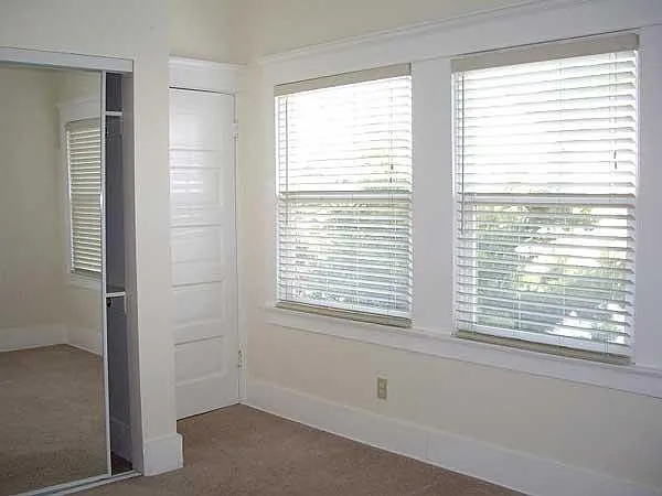 2627 S Hoover St #2627.5 — Photo 7