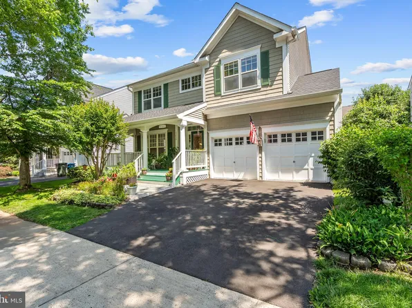 43438 Mink Meadows St, Chantilly, VA 20152