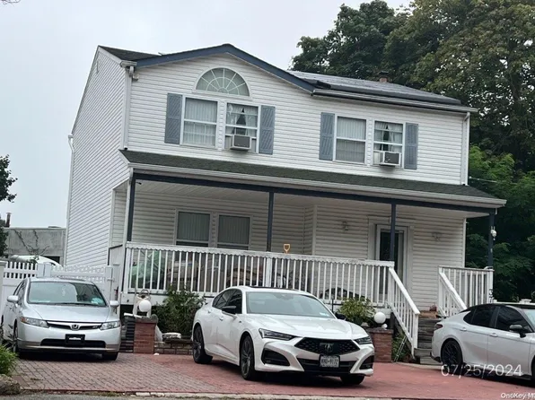 37 Bethpage Road, Copiague, NY 11726