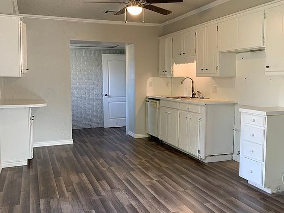 View from front door. Living room is to the right. ALL NEW KITCHEN APPLIANCES DELIVERED DECEMBER 1ST!