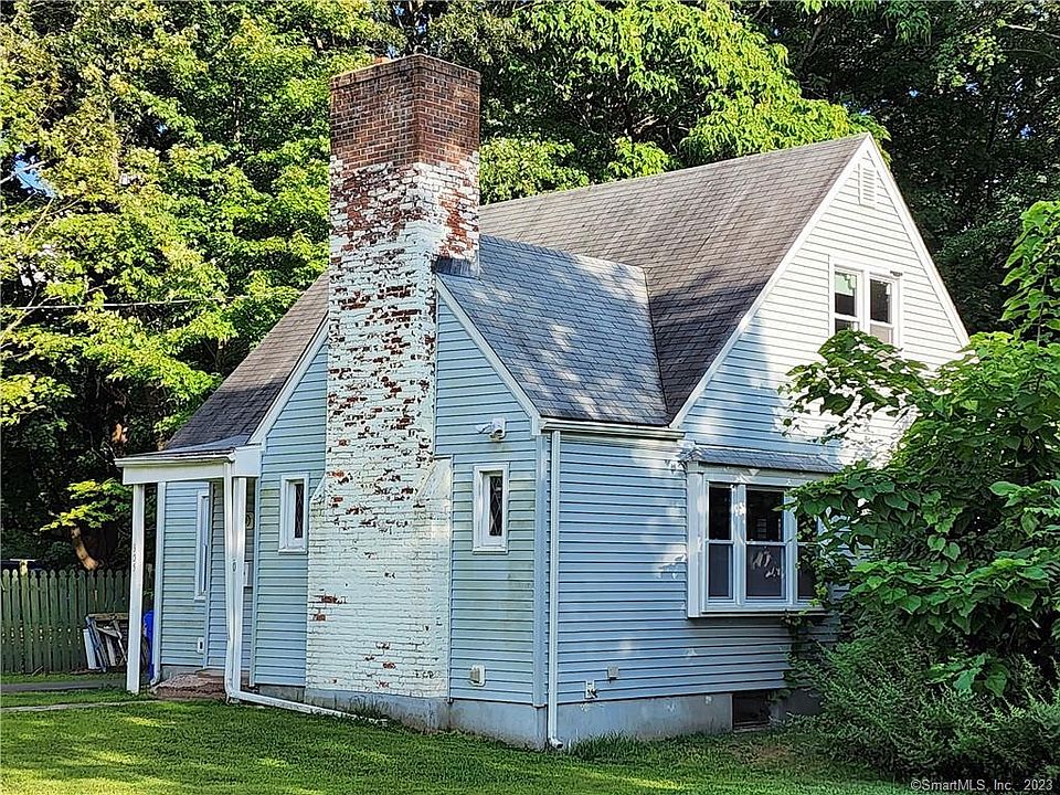 1st image of 305 Maple St