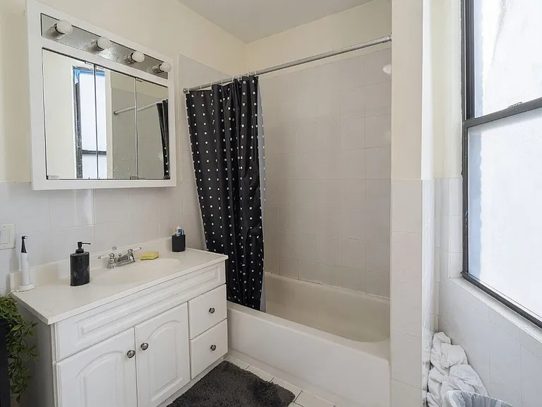 1338 W Huron St #3R — Photo 8