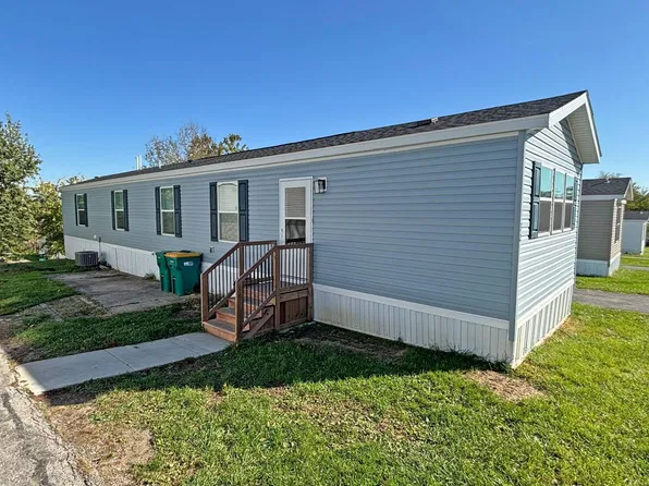 613 Polk St #32, De Soto, IA 50069