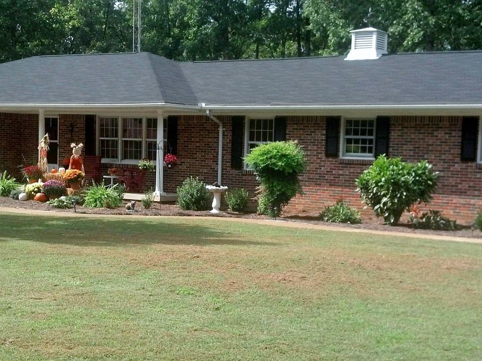 2nd image of 130 Cedar Hill Dr