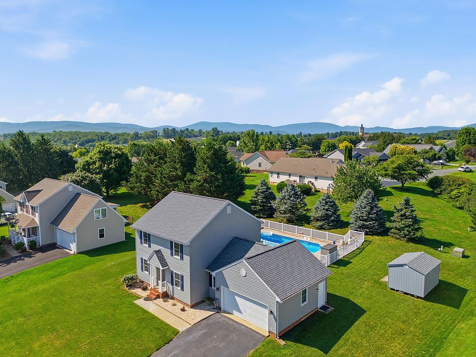 1st image of 21 Amelia Dr