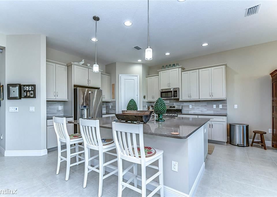 1st image of 30987R Lindentree Dr