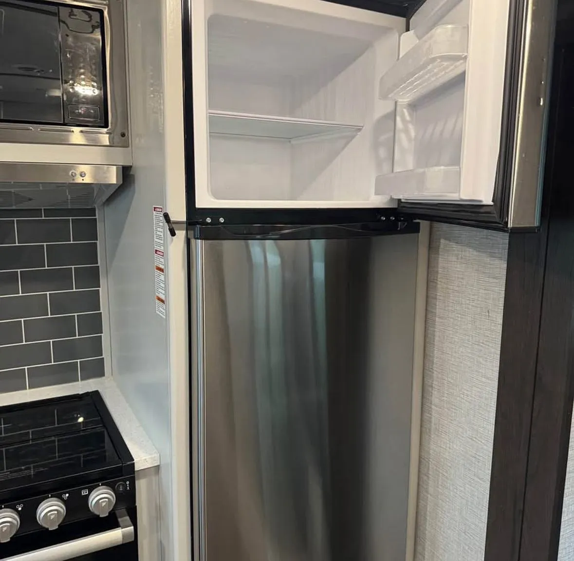 1 bed, 300 sqft, $1,200 — Photo 2