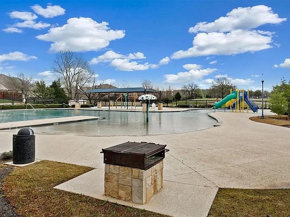 pool walking distance