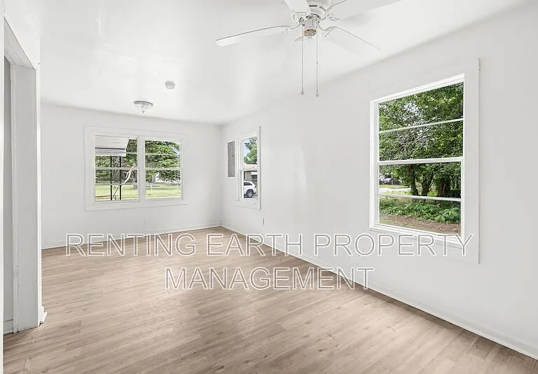 1724 26th St SW — Photo 12