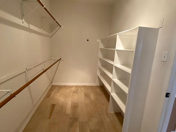 4th image of 1404 Terra St