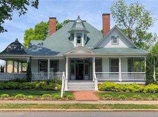 408 W Union St, Morganton, NC 28655