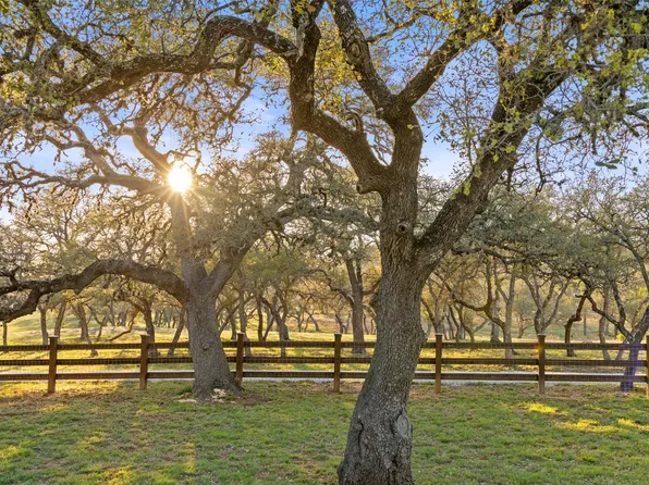 4827 Maenius Rd, Blanco, TX 78606