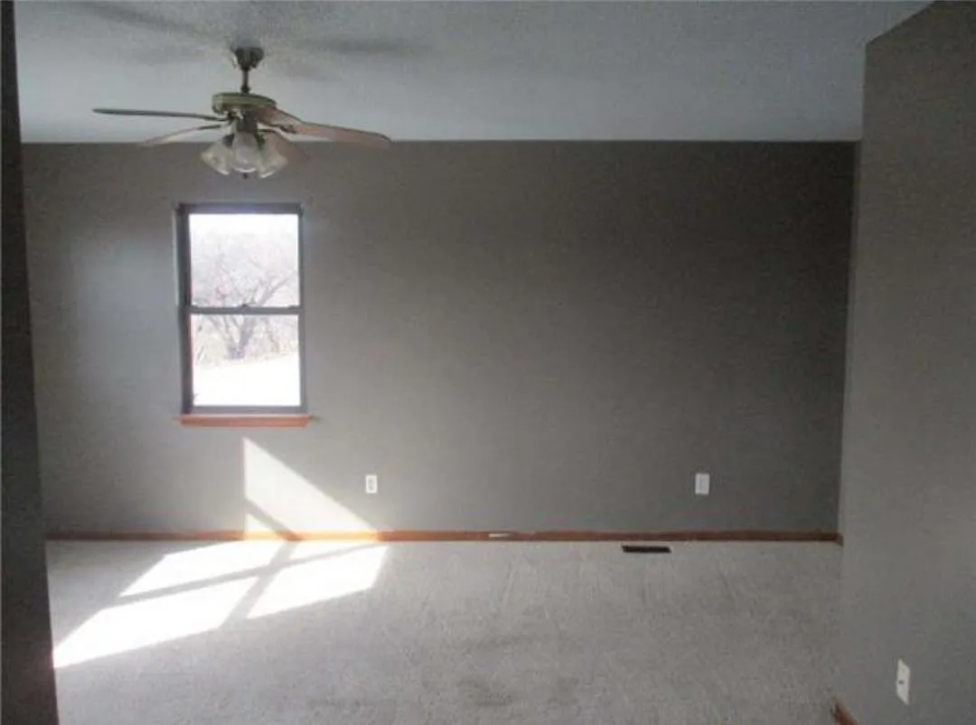 3 bed, 1564 sqft, $2,000 — Photo 4