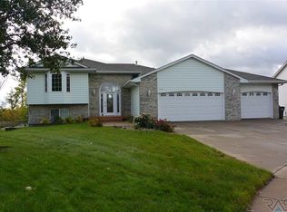 7405 W Kira Cir, Sioux Falls, SD 57106