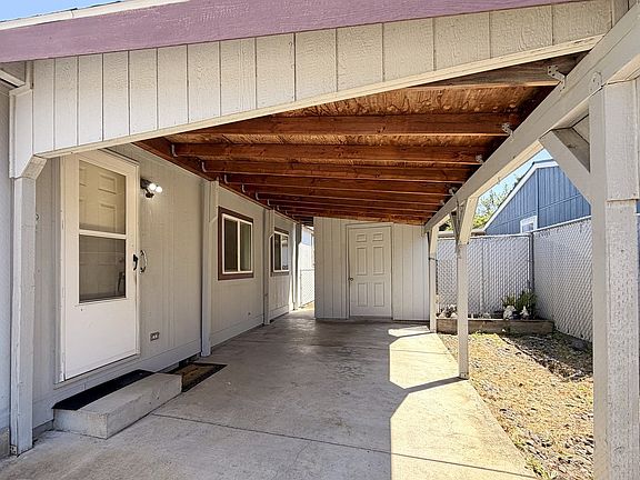 4th image of 2742 NE 201st Ave Unit 7