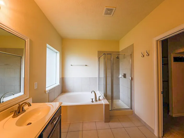 140 Avery Springs Ln — Photo 12