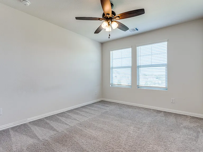226 Stonebrook Trl — Photo 12