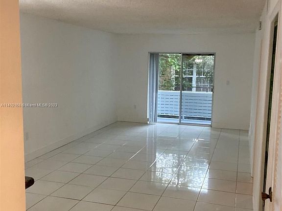 4th image of 1740 Jefferson Ave APT 2