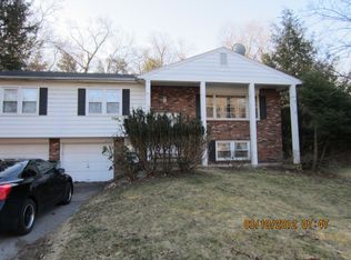 53 Scenic Dr, Poughkeepsie, NY 12603