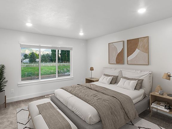 The photos are staged and may not reflect the current condition or contents of the property.