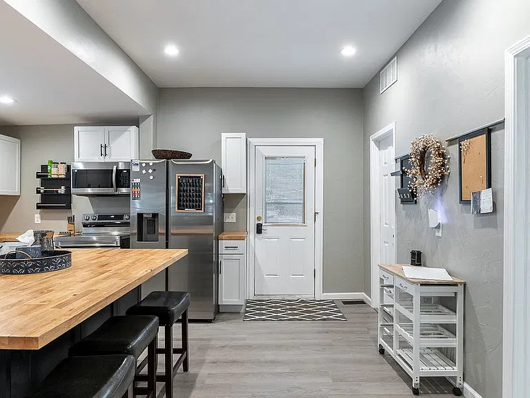 347 SW Jewell Ave — Photo 5
