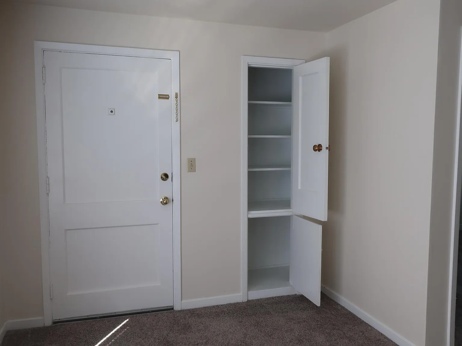 2 bed, 703 sqft, $1,550 — Photo 4