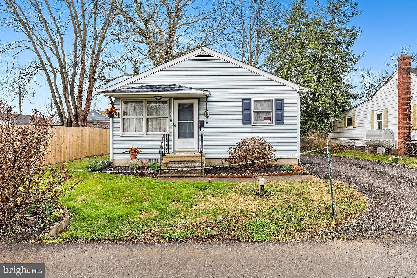 139 Prospect St photo 1