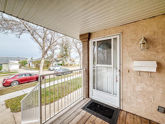 3rd image of 10015 B 97th Ave