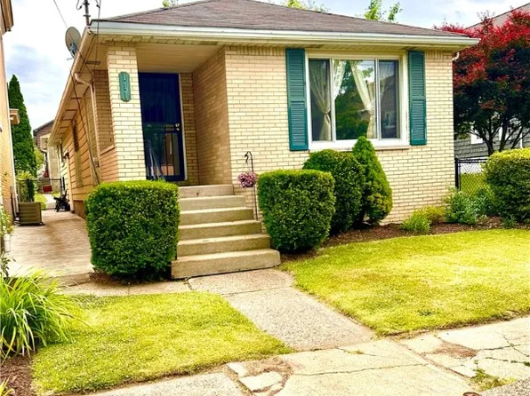 111 Dahlia St, Homestead, PA 15120