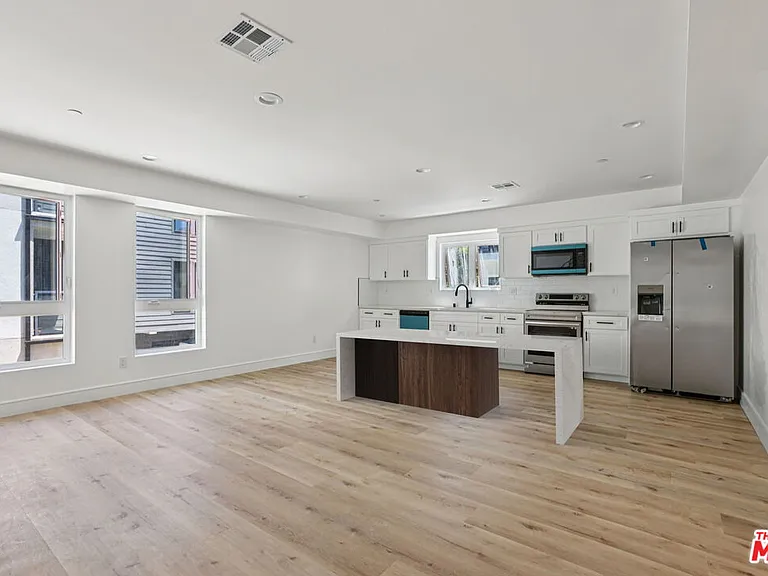 2111 Holly Dr #2 — Photo 5