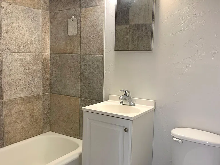 709 N 7th St #6-9 — Photo 3
