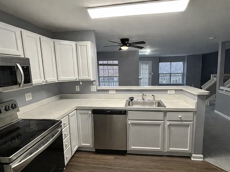 13514 Crusader Way — Photo 2