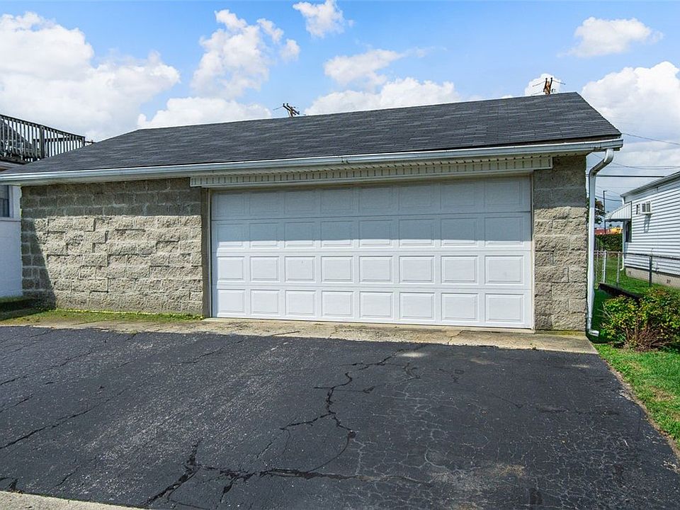 1st image of 2700 Manistee Pl