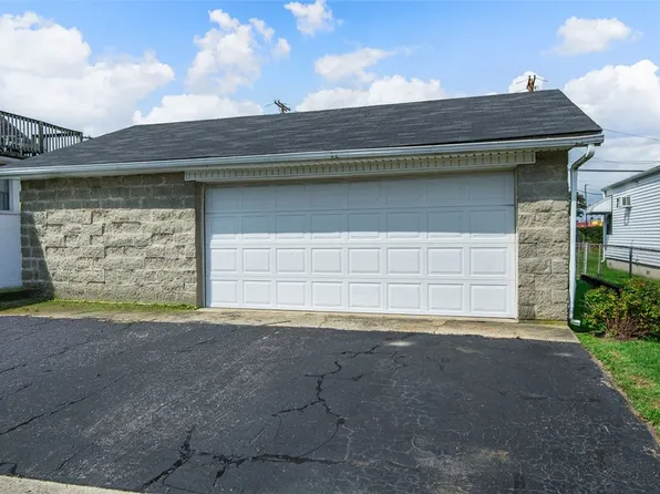 2700 Manistee Pl, Dayton, OH 45439