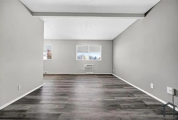 2 bed, 828 sqft, $1,350 — Photo 3