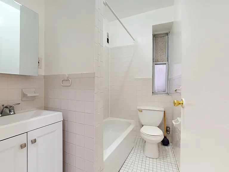 180 Claremont Ave #4 — Photo 14