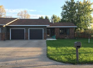 950 9th St NE, Valley City, ND 58072