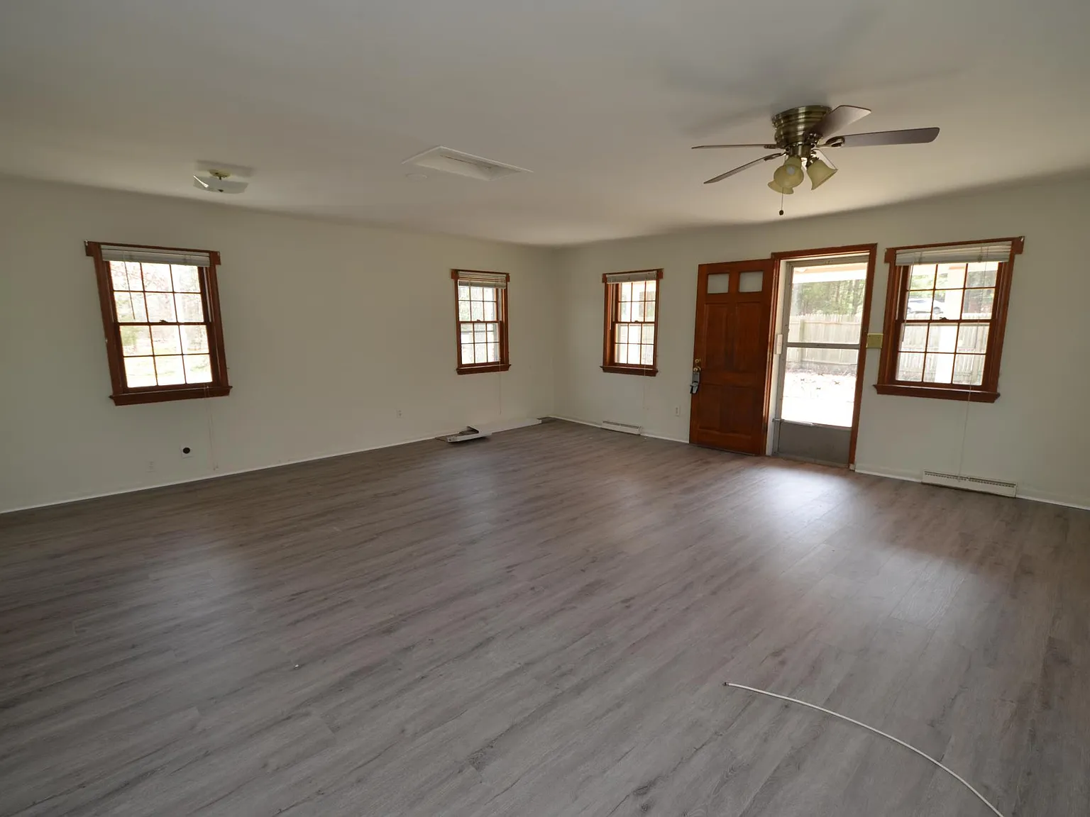 2 bed, 1000 sqft, $1,500 — Photo 3