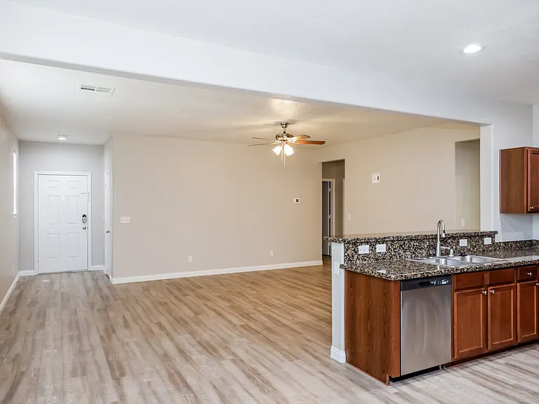 181 Crested Creek Ave — Photo 7